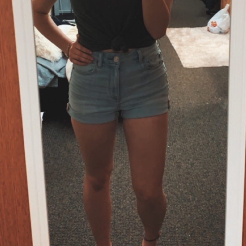 High-waisted light wash shorts